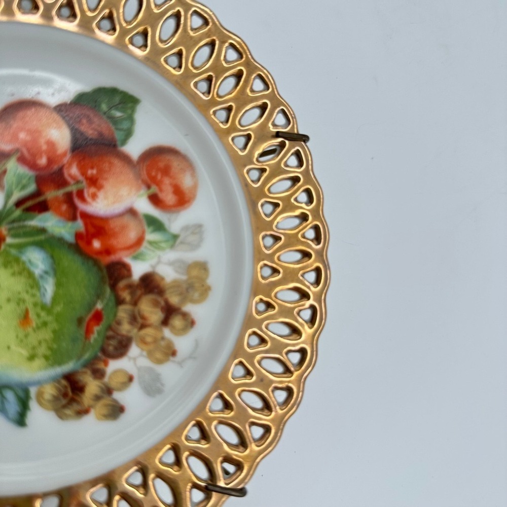 Saji Fancy China Japan Pierced Gold Rim Fruit Plate 7 Inch Wall Hanger - Picture 4 of 5